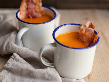 Pumpkin soup with crispy bacon