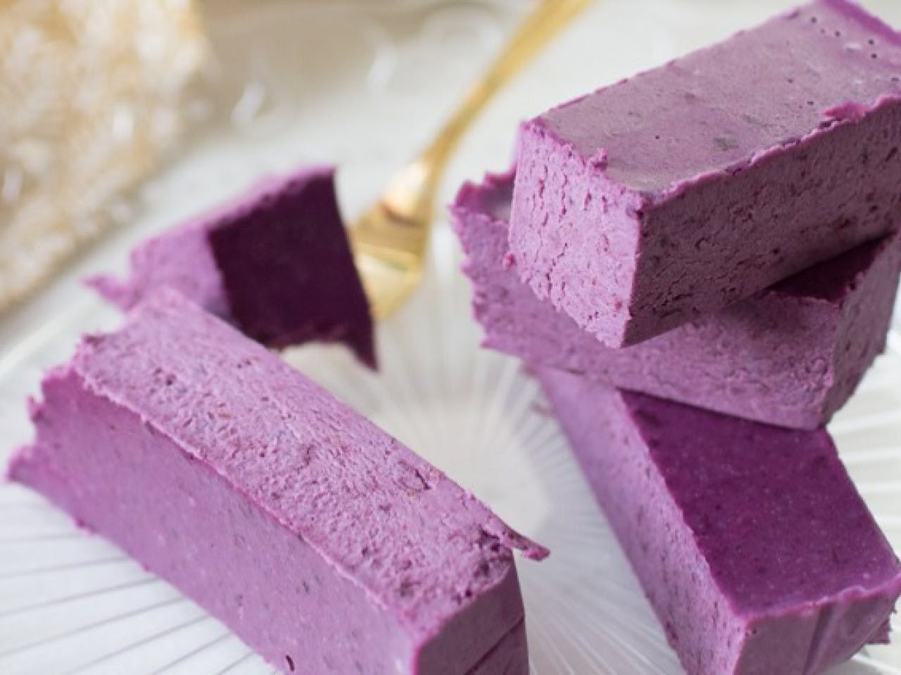 Blueberry fudge with cocoa butter
