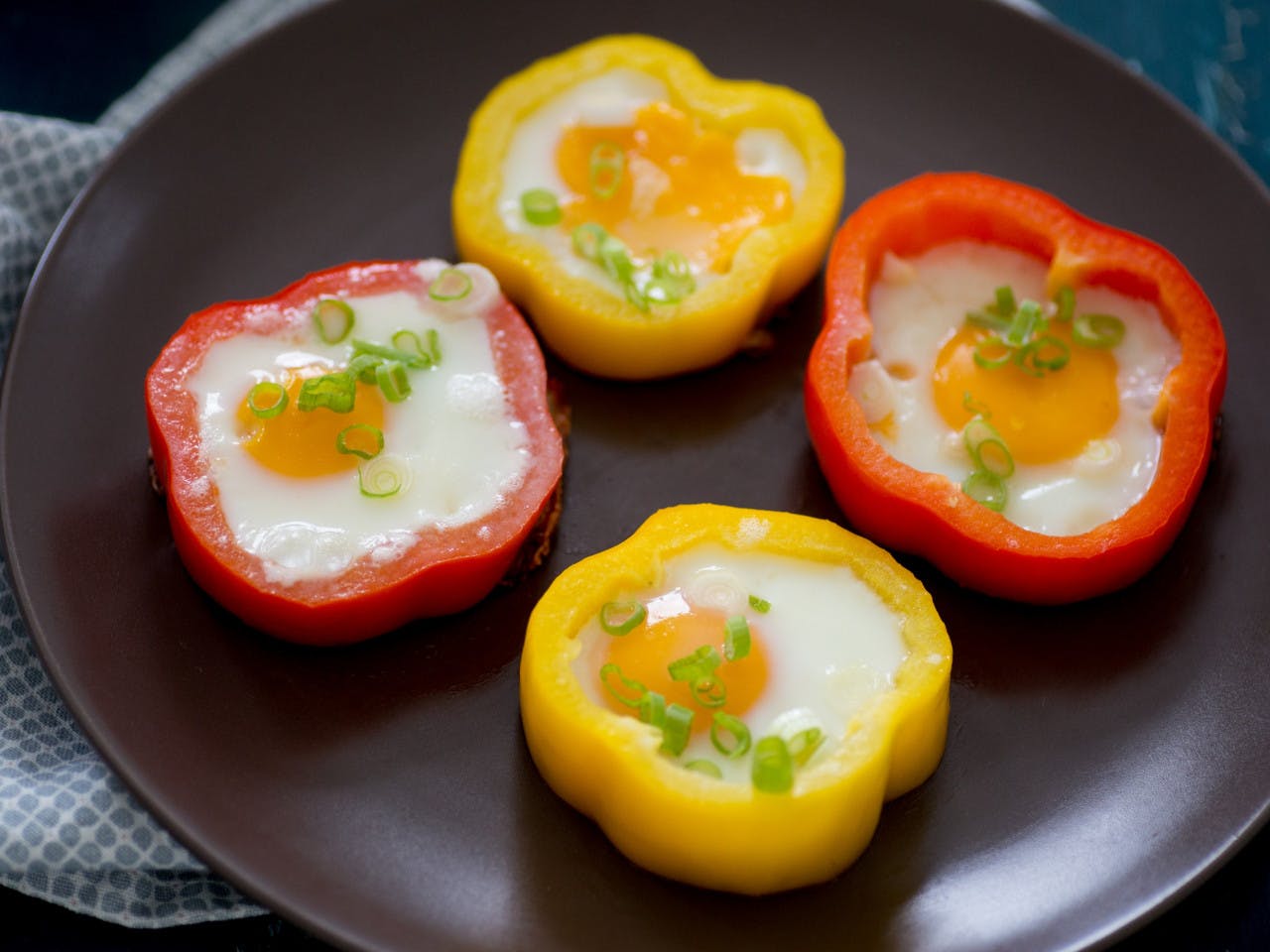 Bell pepper rings with egg