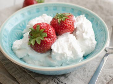 Coconut ice cream with strawberries