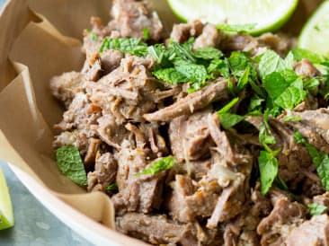 Ausgelöstes Rindfleisch mit Minze und Limette