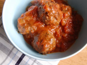 Indian meatballs in creamy tomato sauce