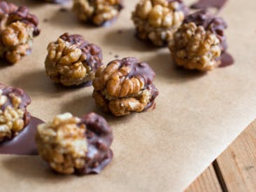 Chocolate walnuts