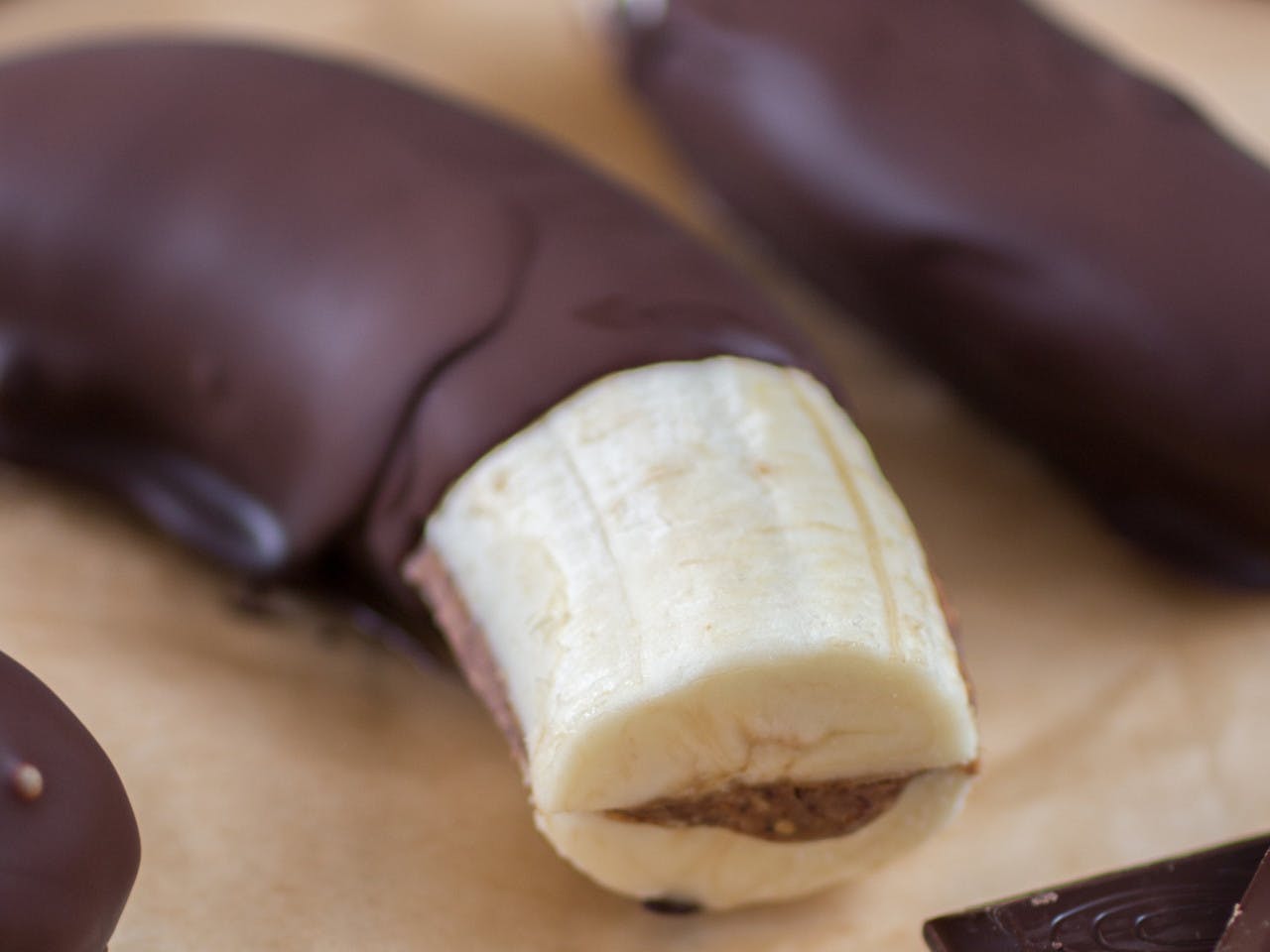 Banana ice creams with chocolate