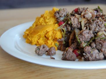 Ground beef with red currants and carrot puree