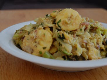 Pointed cabbage curry with plantain