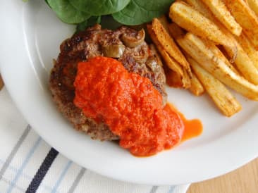 Italian burgers with roasted paprika sauce