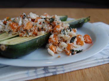 Zucchini with cod and apricots