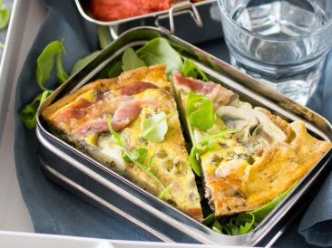 Omelet with Parma ham and artichoke
