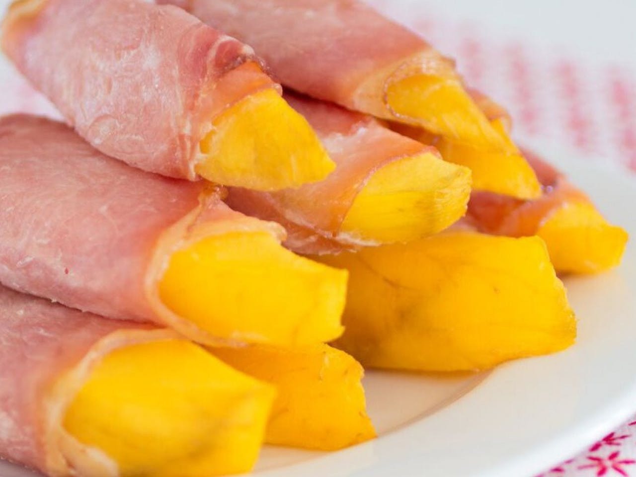 Mango with ham