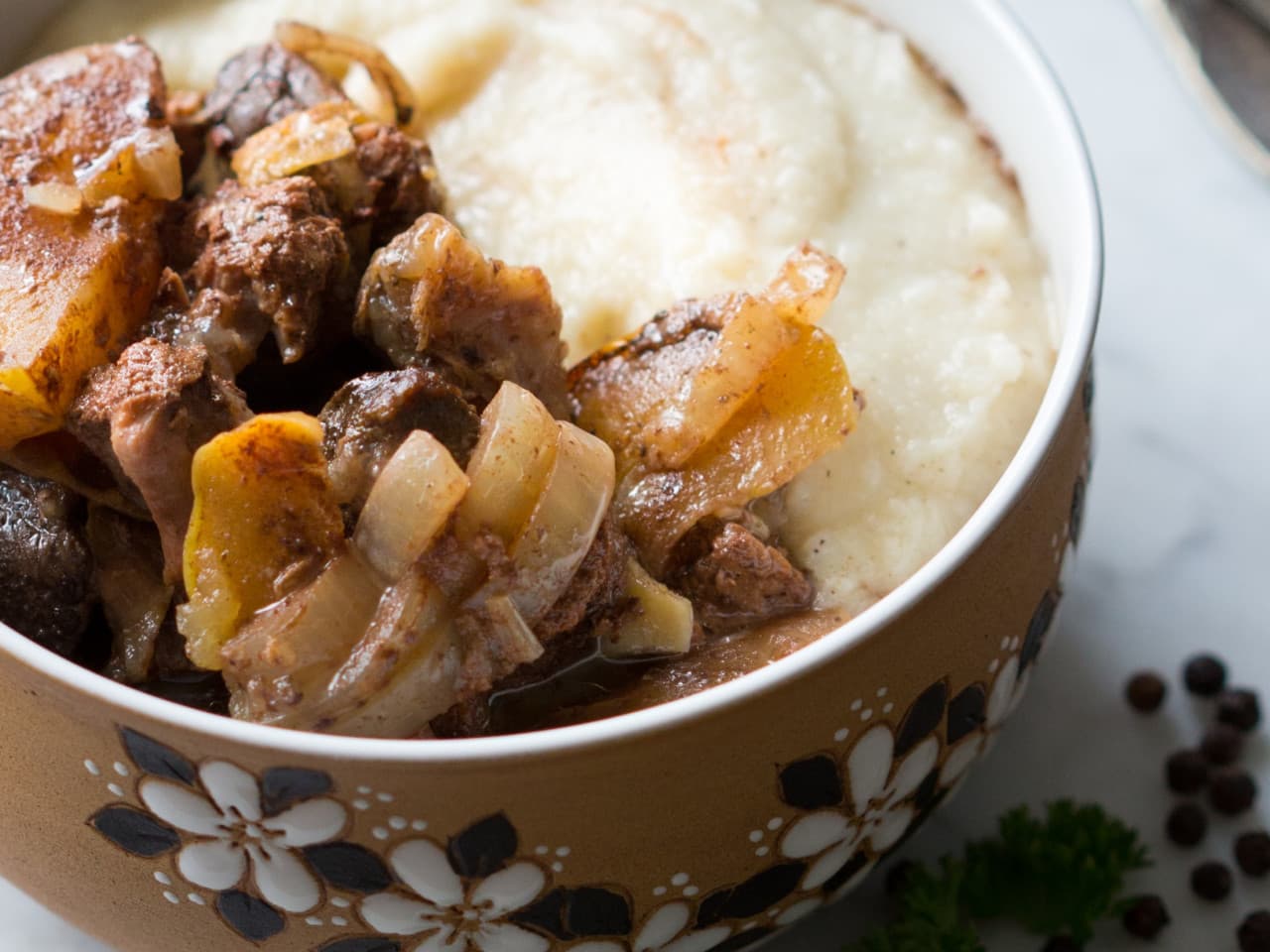 Apple and cinnamon beef stew