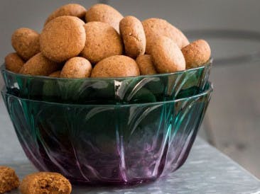 Gingerbread nuts