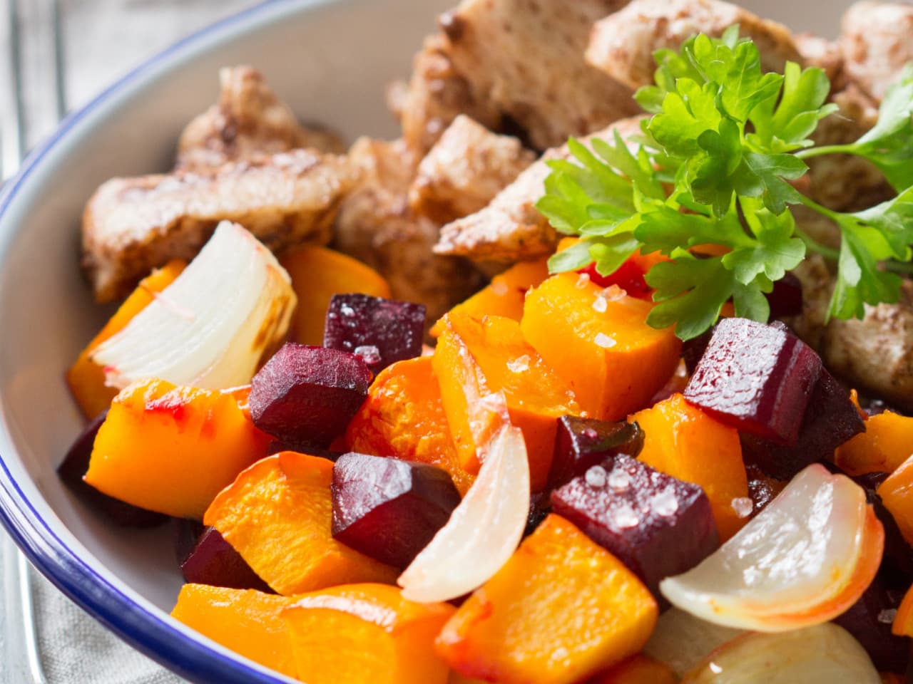 Cinnamon chicken with rainbow vegetables