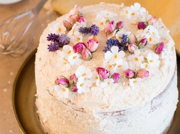 White chocolate cake with rose water