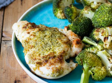 Chicken pesto with broccoli