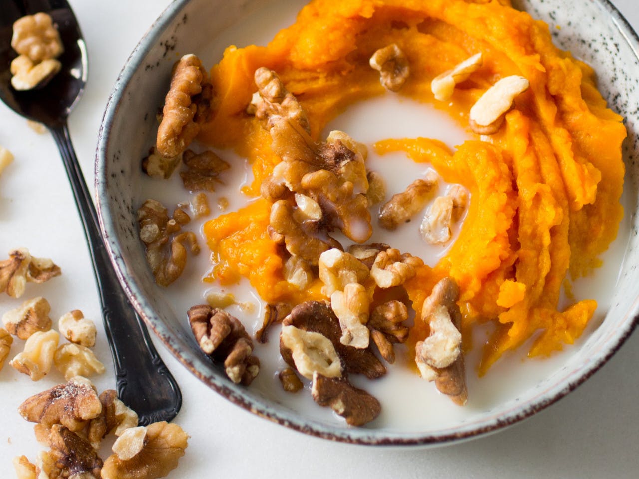 Pumpkin almond porridge