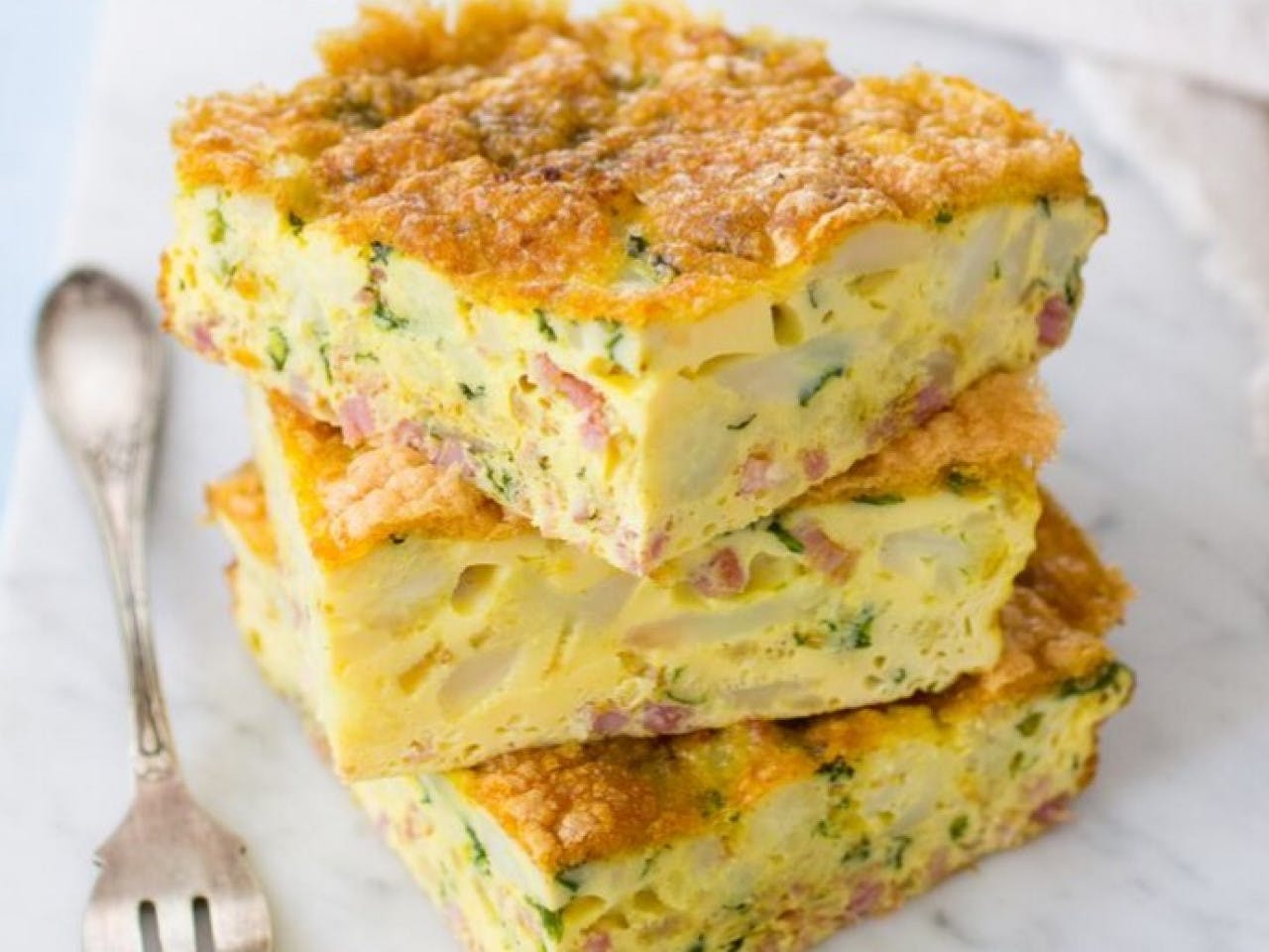 Frittata with cauliflower and bacon