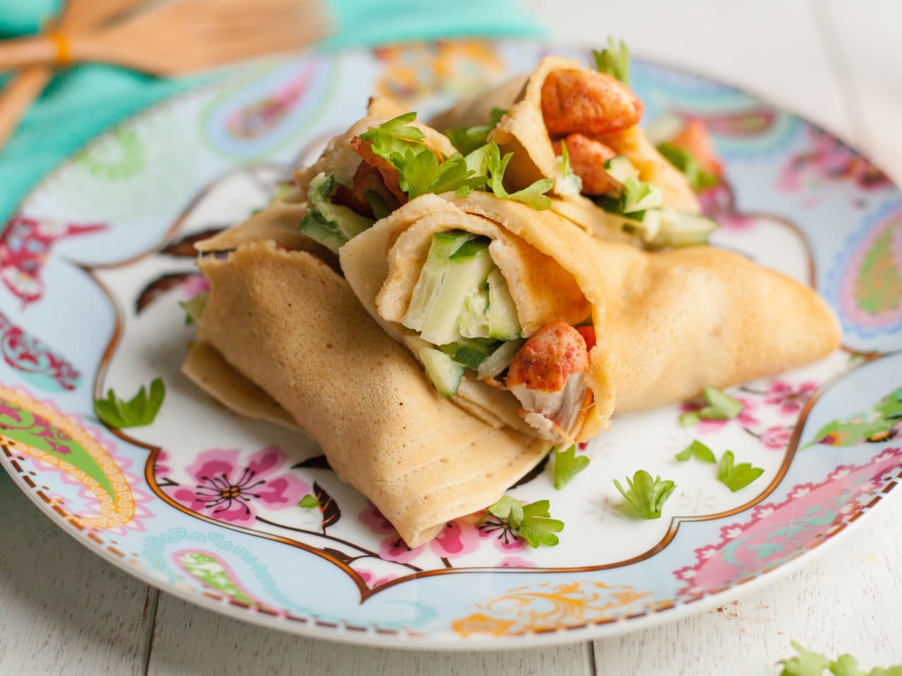 Wrap de Paleo Tandoori de Pollo con Raita de Pepino