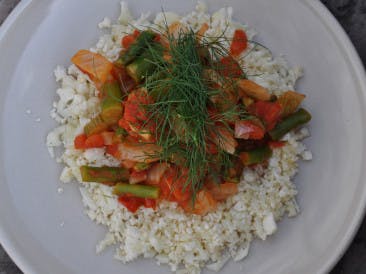 Sea bream dish with fennel and tomato