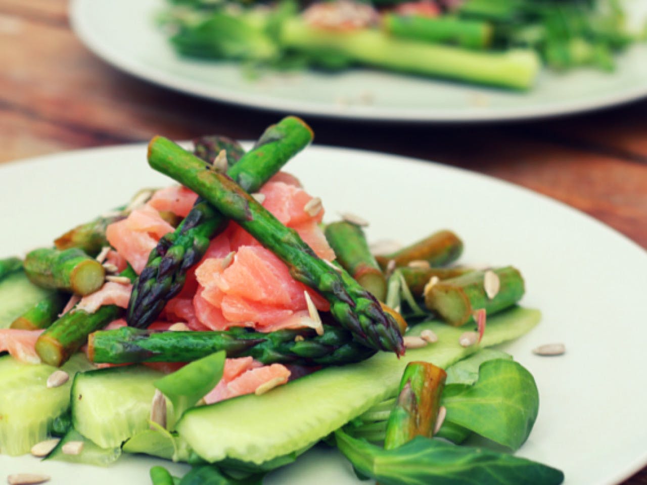 Green asparagus with smoked salmon