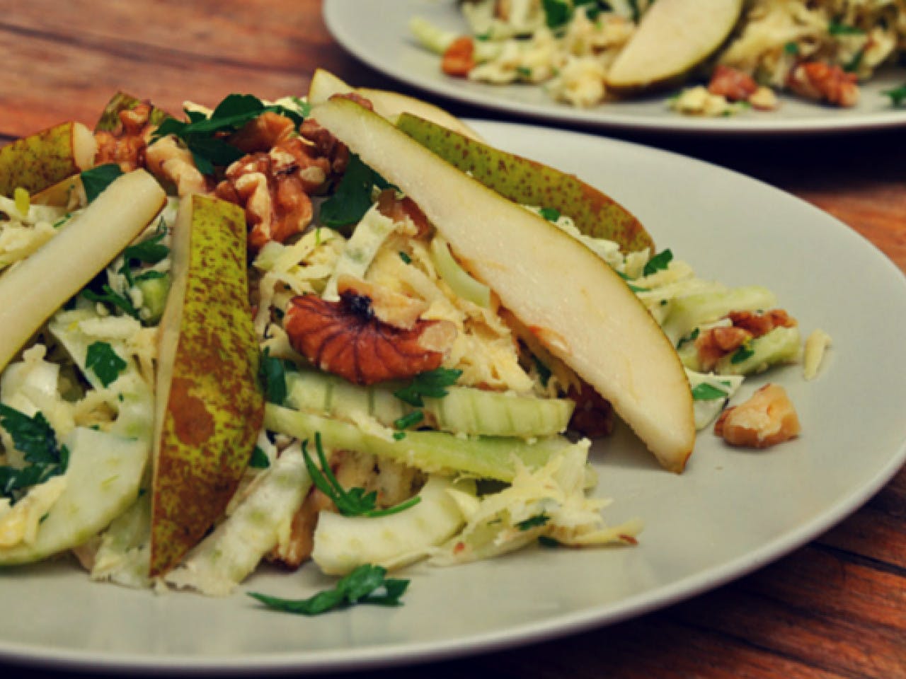 Pear salad with walnut and parsnip