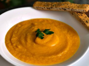 Easy pumpkin carrot soup with focaccia bread