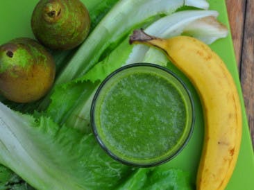 Breakfast smoothie with endive