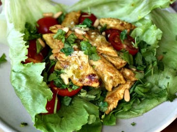 Lettuce wraps with marinated chicken
