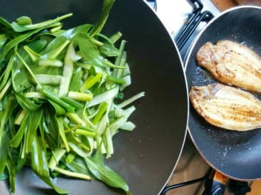 Stir-fried samphire with fish