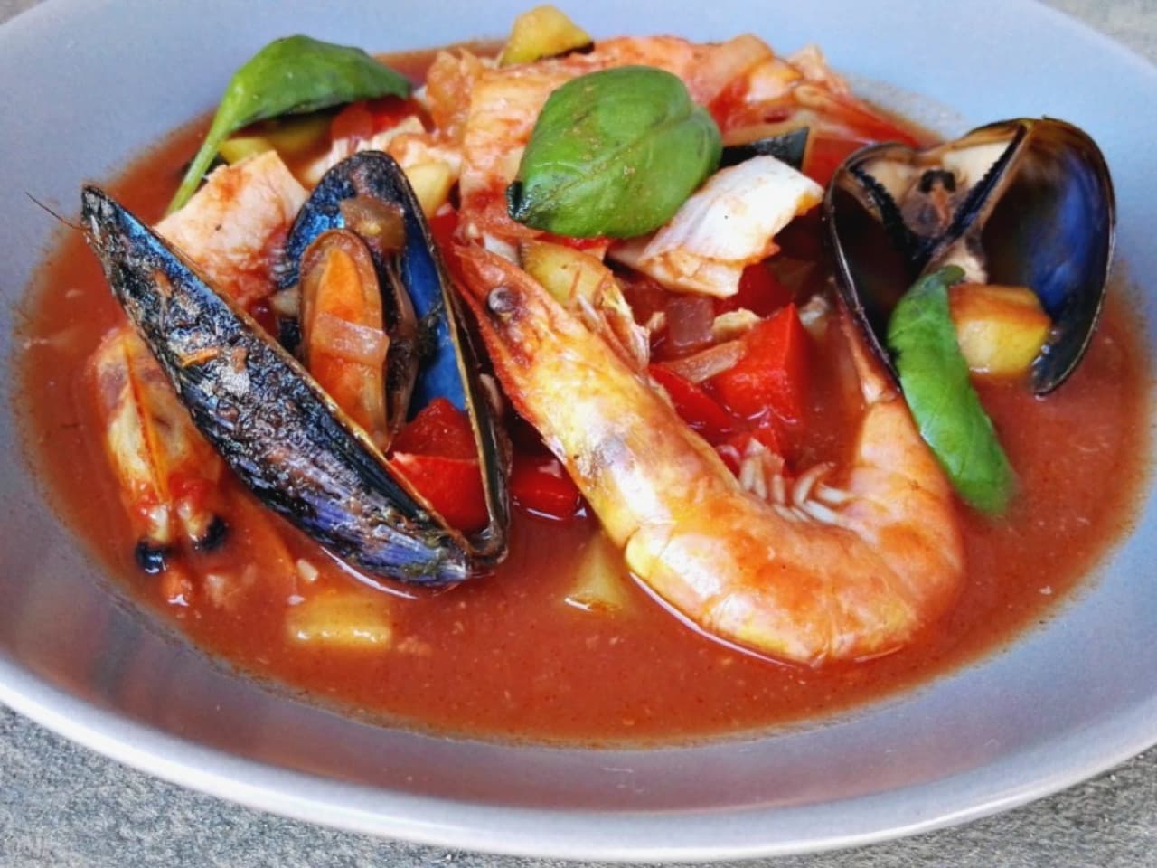 Estofado de pescado italiano
