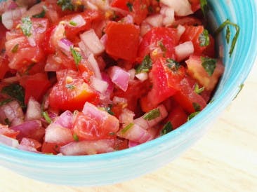 Tomato salsa with red onion