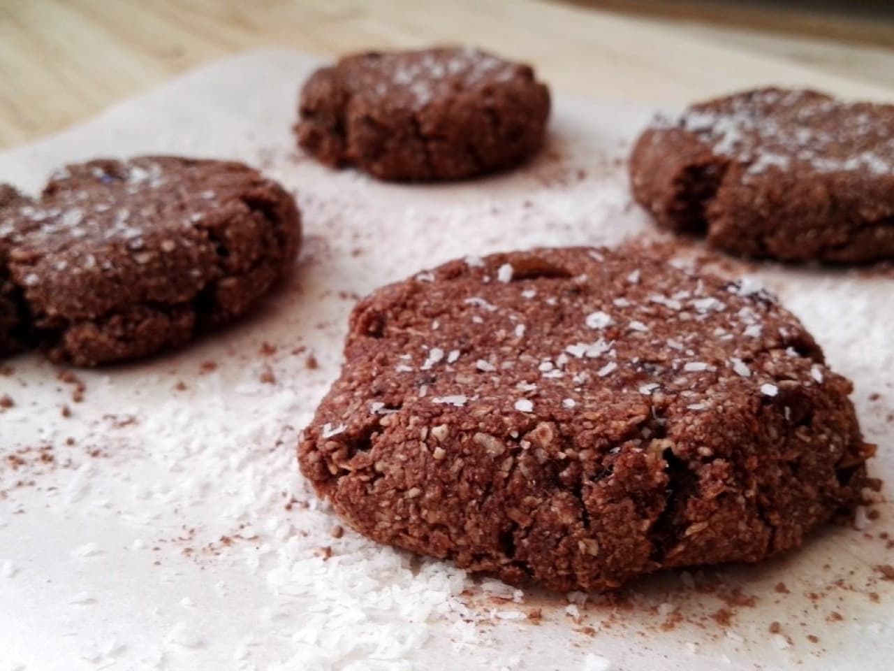 Coconut biscuits with cocoa
