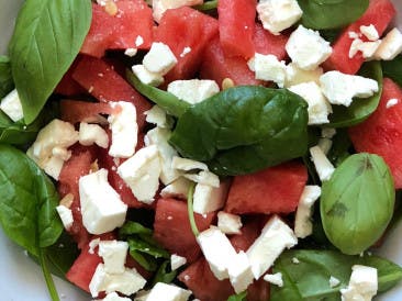 Salad with spinach, watermelon and feta