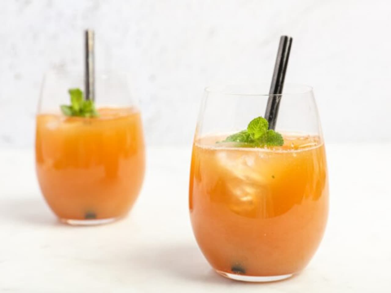 Jugo de mojito de desintoxicación vegana fácil