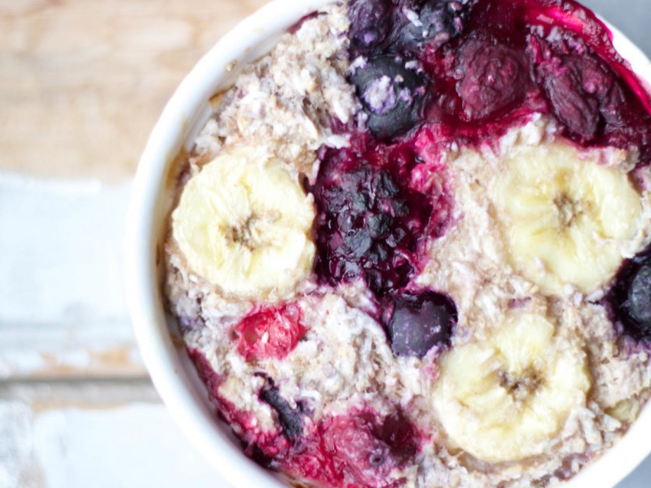 Baked oatmeal with blueberries and coconut