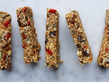 Muesli bars with grains and seeds