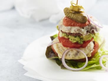 Der beste vegane Keto Burger… oder Cheeseburger!