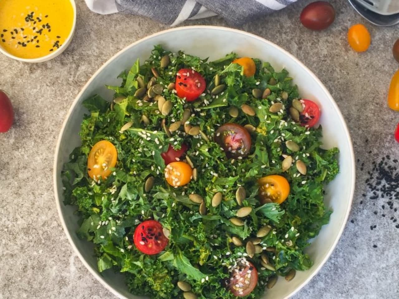 Kale salad with turmeric tahini dressing