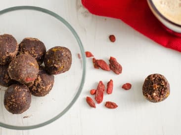 Schokoladentrüffel mit Goji-Beeren und Orange