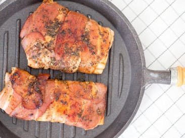 Glazed salmon with bacon